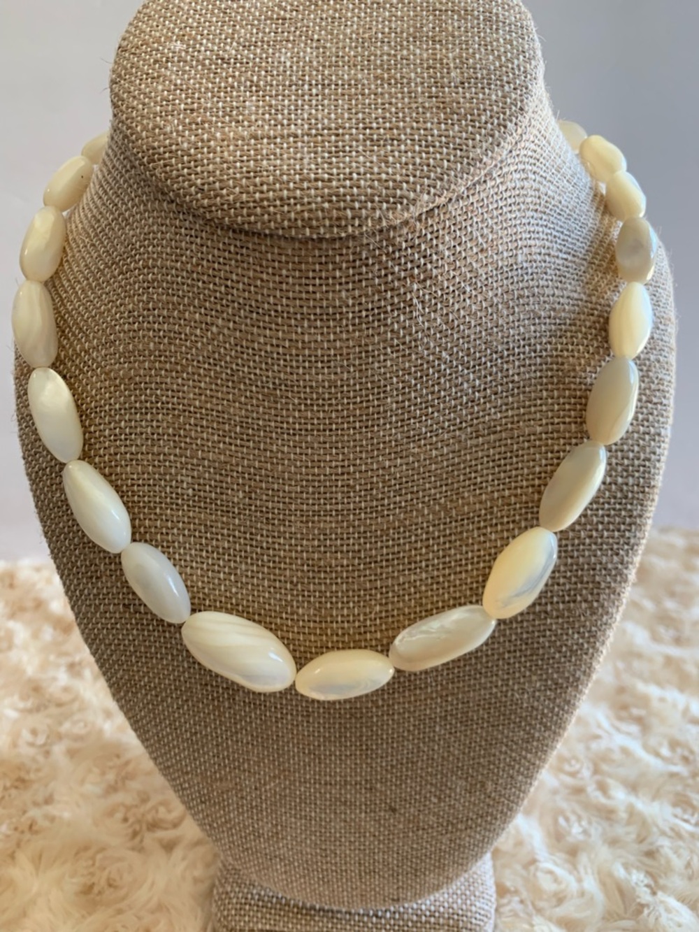 Vintage Mother Of Pearl Graduated Stone Necklace